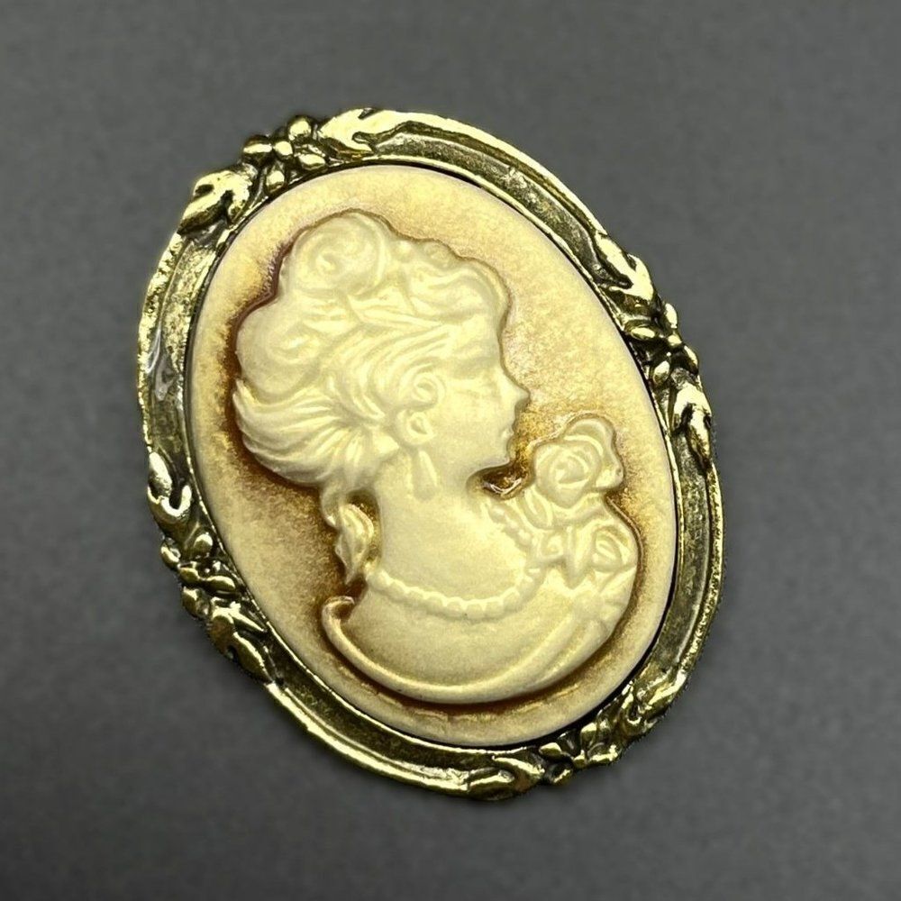 Yellow Gold Vintage Style Victorian Lady Maiden Cameo Pin Back Brooch